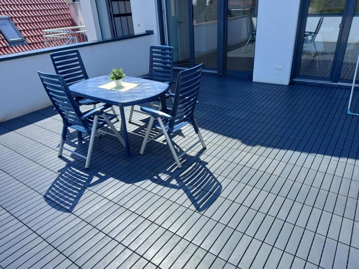 Neubau Appartement Mit Terasse, Privater Eingang,Parkplatz,Kueche Furth Bagian luar foto