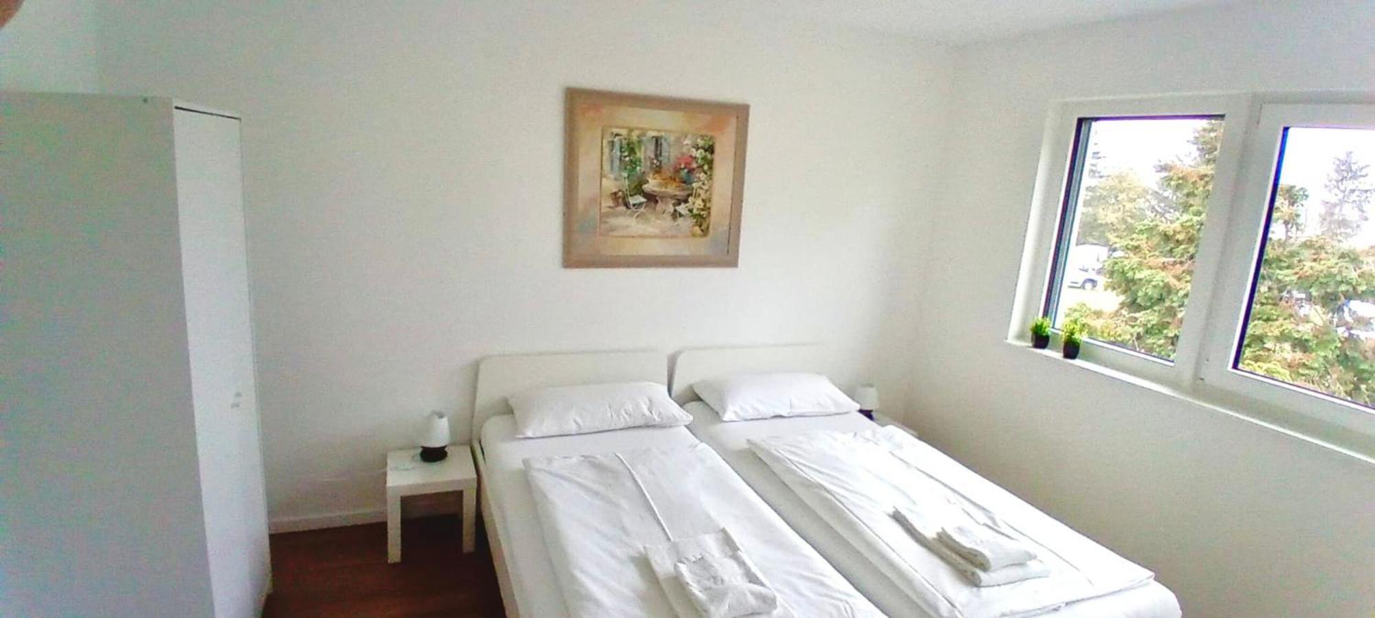 Neubau Appartement Mit Terasse, Privater Eingang,Parkplatz,Kueche Furth Bagian luar foto